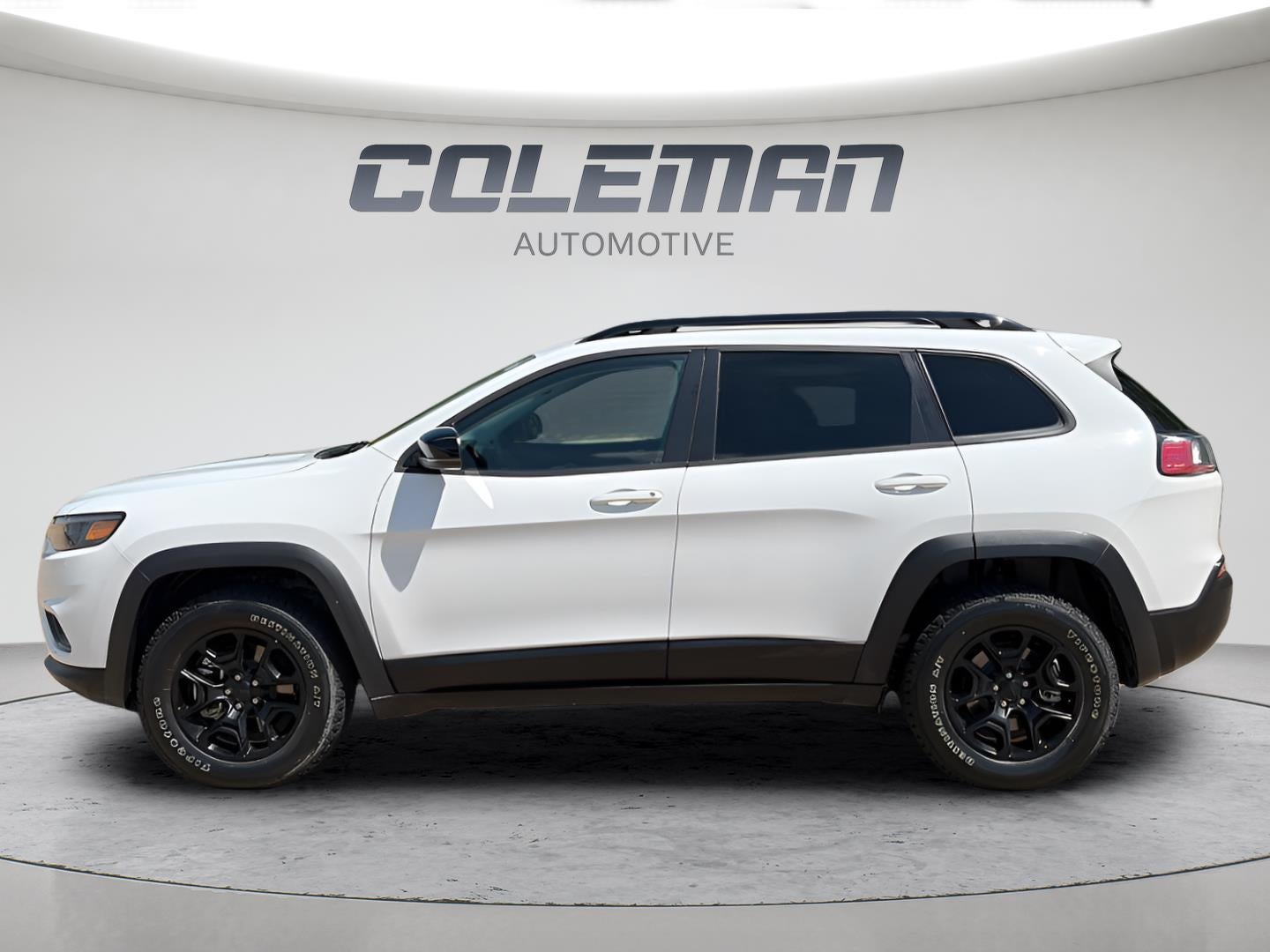 2022 Jeep Cherokee — side profile view