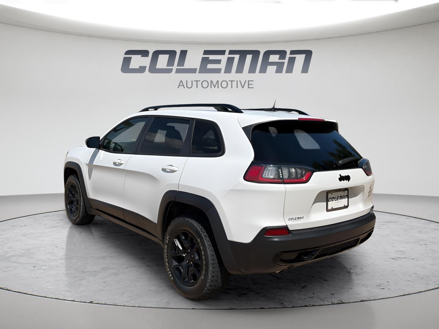 2022 Jeep Cherokee — rear three-quarter view